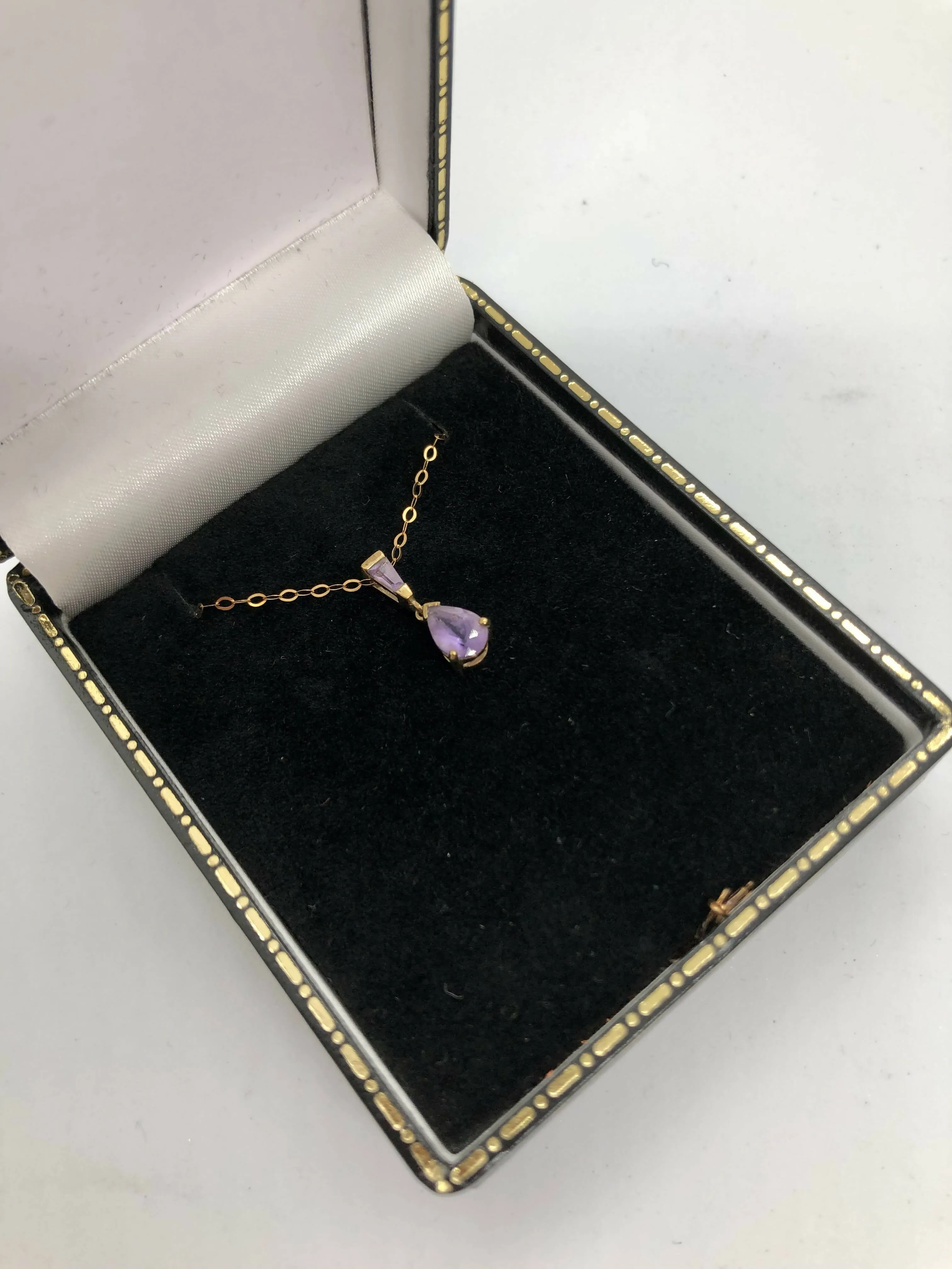 9ct Yellow Gold Amethyst Pendant