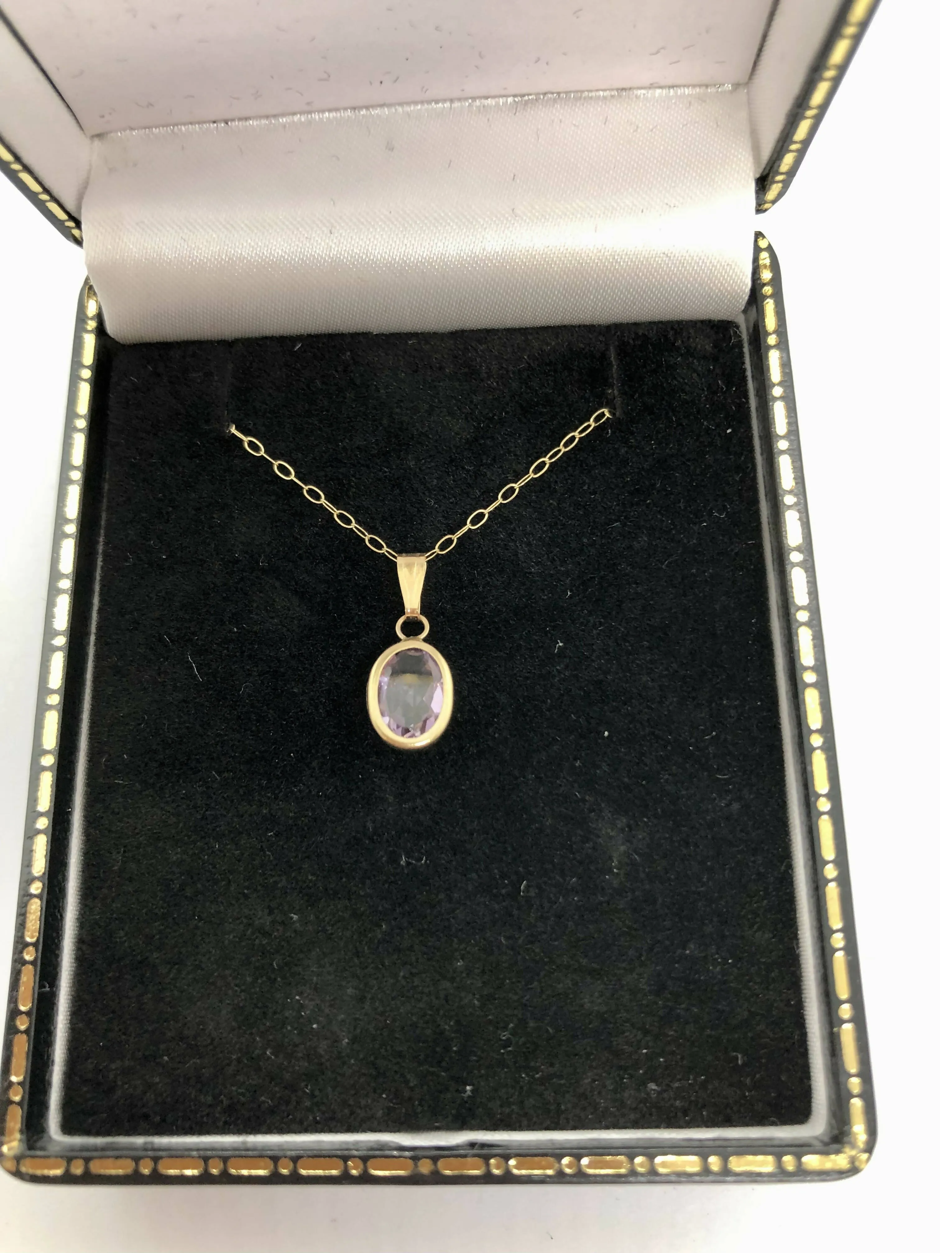 9ct Yellow Gold Lavender Amethyst Pendant