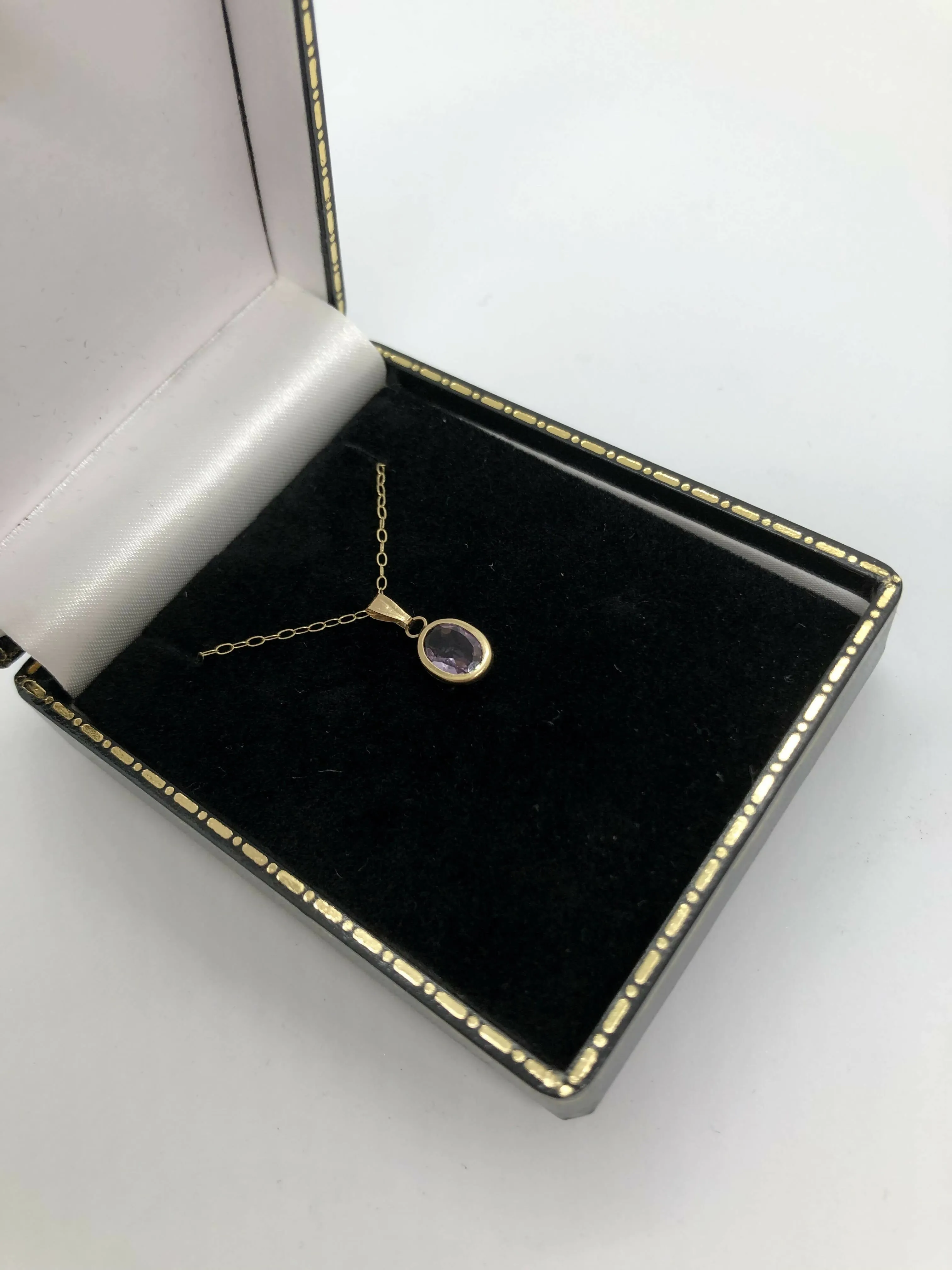 9ct Yellow Gold Lavender Amethyst Pendant