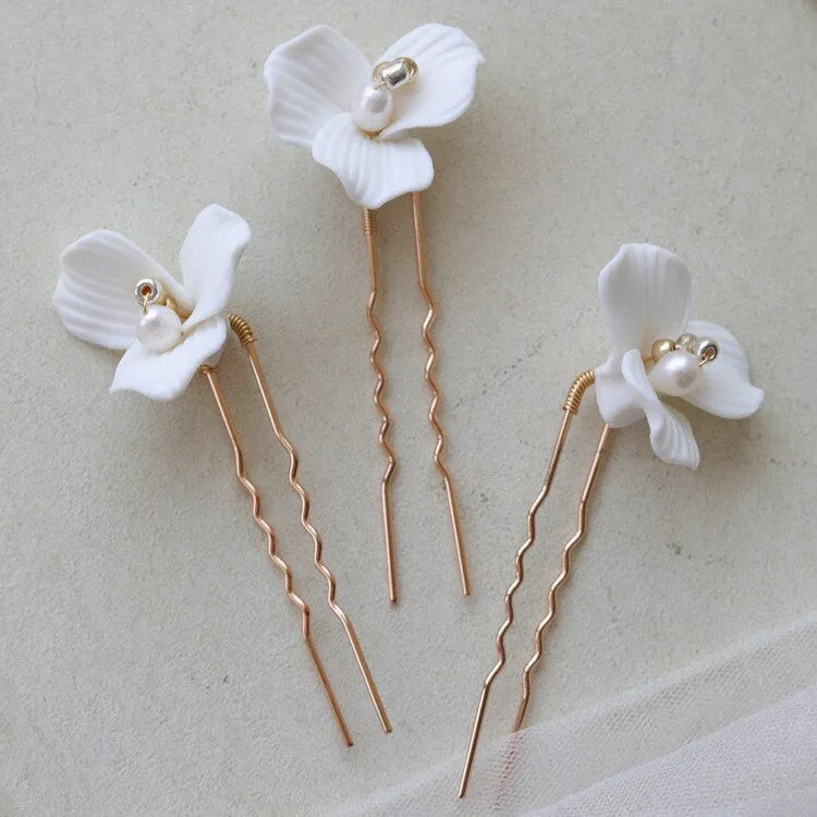 Calyn White Ceramic Floral Pearl Hair Comb