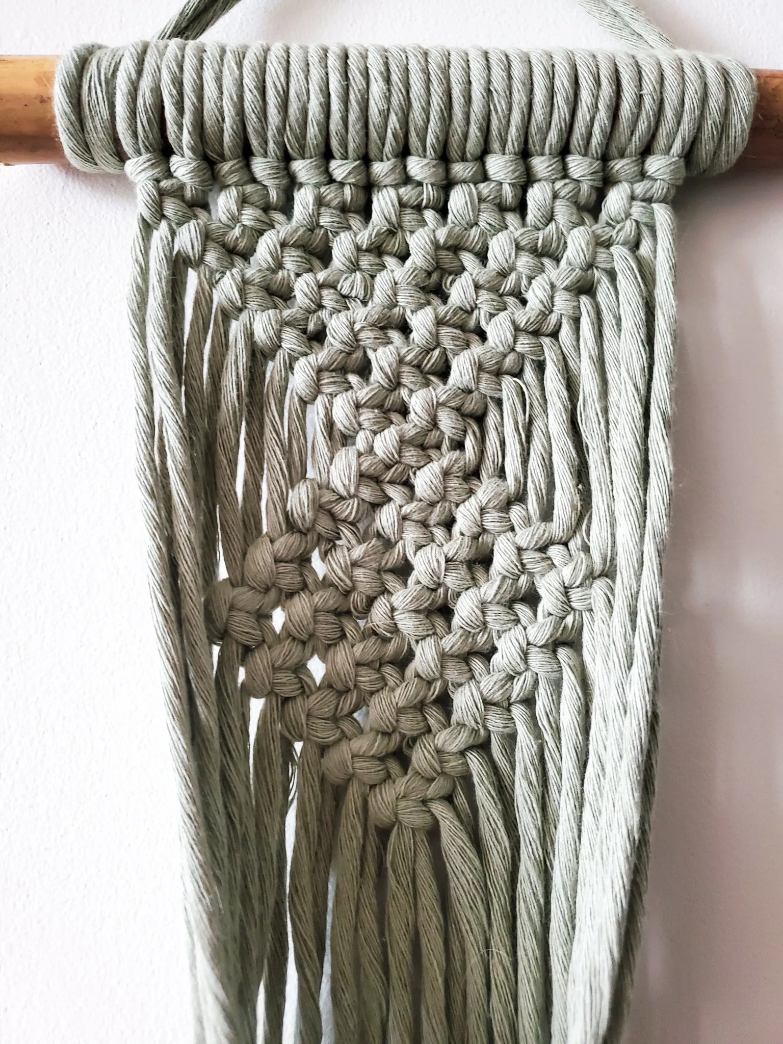 Macrame Plant Hanger - Handmade with Natural Cotton Rope - Perfect for Home Decor and Gift Giving