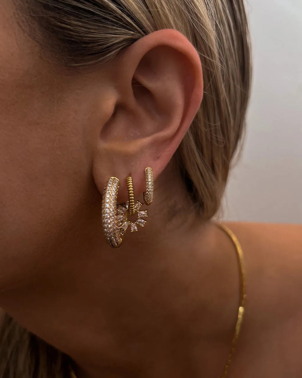 The Reversible Mini Amalfi Hoops- Gold